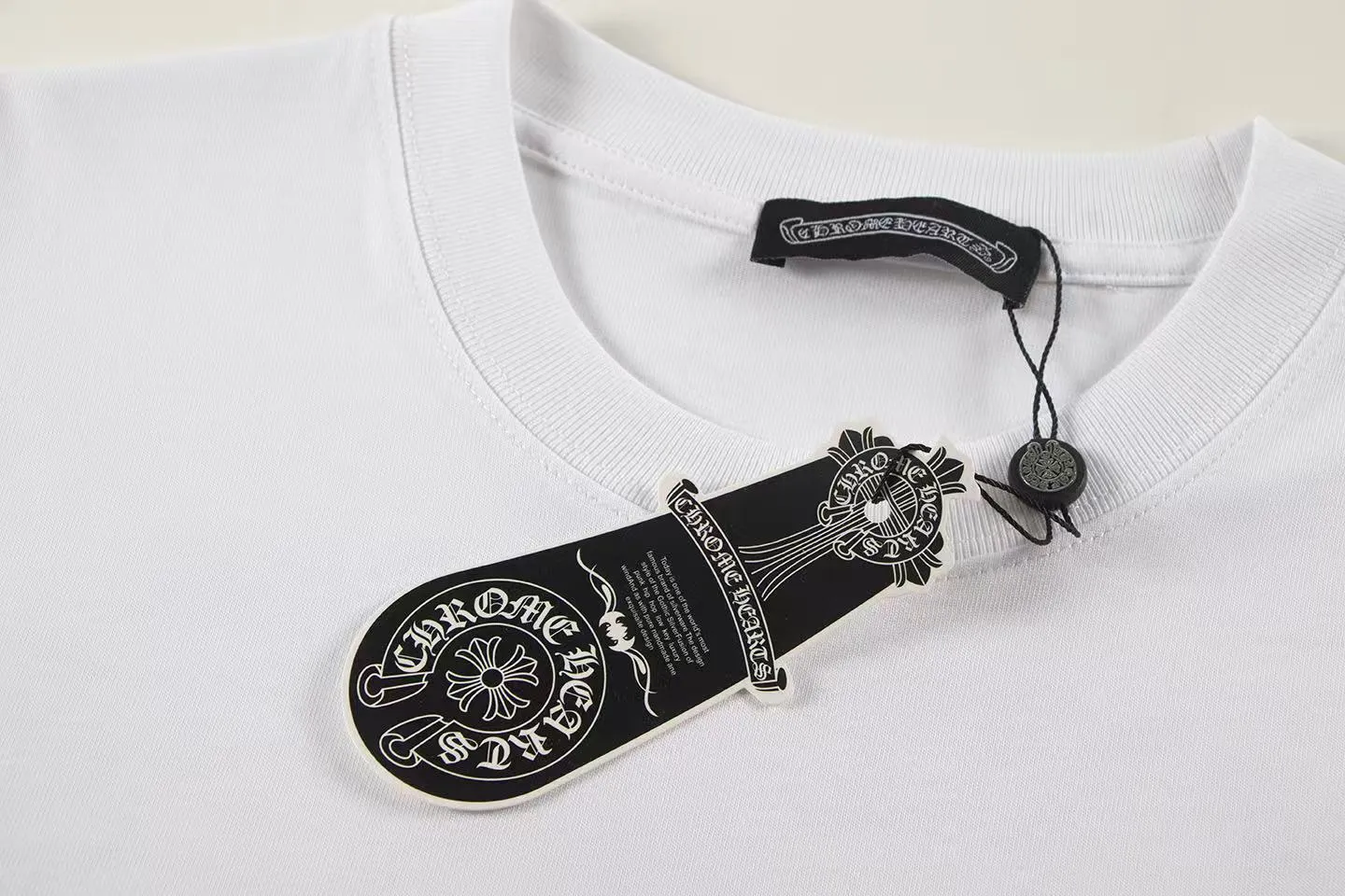 🅿️146 Style: 2025 new Croix Heart short-sleeved T-shirt Material: High version 300g double yarn combed cotton Size: S～XL Color: White Style number: Z019
